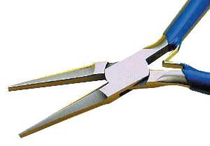 Pince à bec plat strié