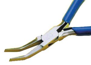 Pince à bec plat coudé lisse